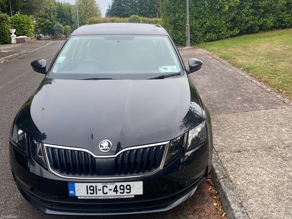 Skoda Octavia Saloon, Diesel, 2019, Black