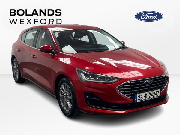 Ford Focus Hatchback, Petrol, 2023, Red