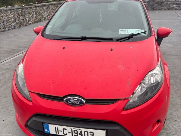 Ford Fiesta Hatchback, Petrol, 2011, Red