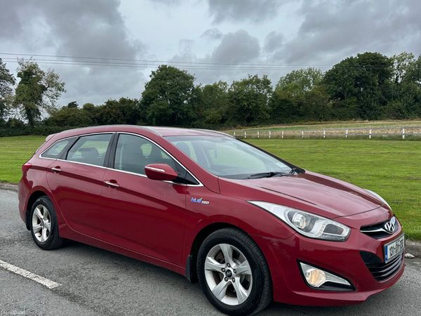 Hyundai i40 Estate/Jeep, Diesel, 2013, Red