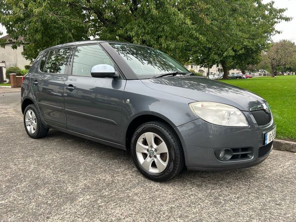 Skoda Fabia Hatchback, Petrol, 2010, Grey