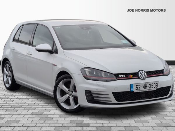 Volkswagen Golf Hatchback, Petrol, 2015, White