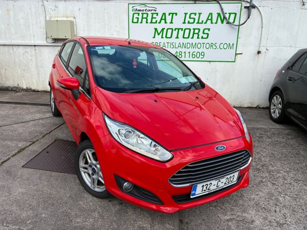 Ford Fiesta Hatchback, Petrol, 2013, Red