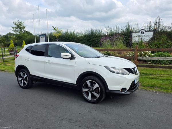 Nissan Qashqai Hatchback, Diesel, 2015, White