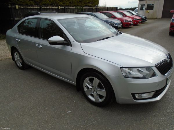Skoda Octavia Saloon, Diesel, 2017, Grey