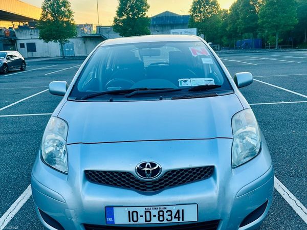 Toyota Yaris Hatchback, Petrol, 2010, Silver