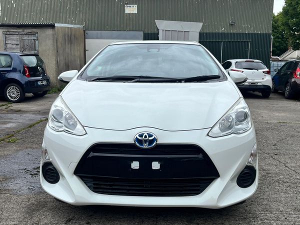 Toyota Aqua Hatchback, Petrol Hybrid, 2016, Silver