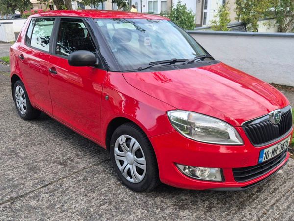 Skoda Fabia Hatchback, Petrol, 2010, Red