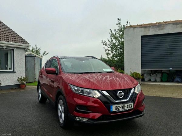 Nissan Qashqai MPV, Diesel, 2019, Red
