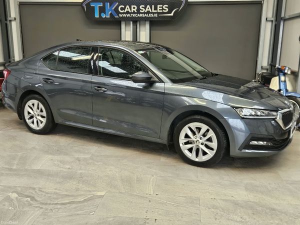 Skoda Octavia Saloon, Diesel, 2022, Grey