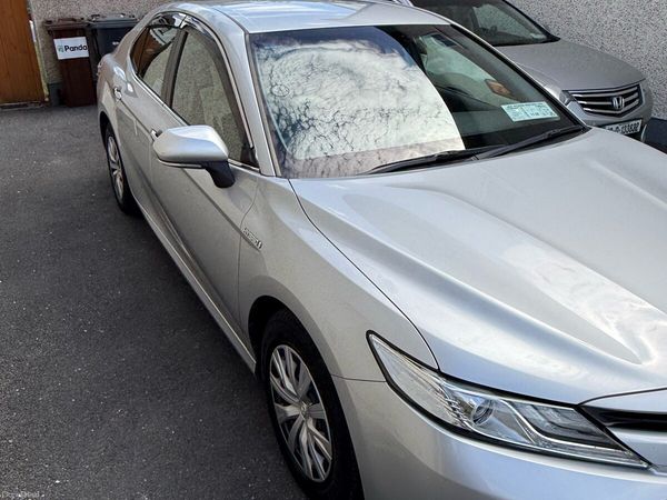 Toyota Camry Saloon, Petrol Hybrid, 2020, Silver