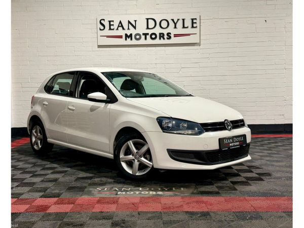 Volkswagen Polo Hatchback, Petrol, 2014, White