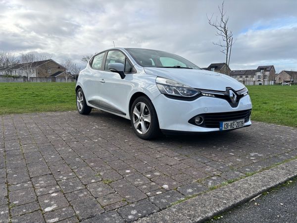 Renault Clio Hatchback, Petrol, 2013, White