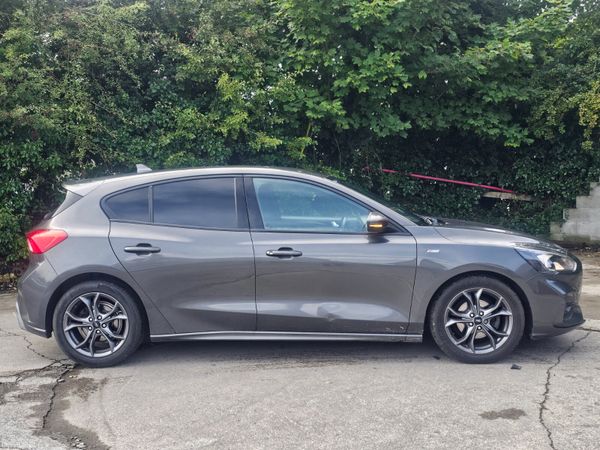 Ford Focus Hatchback, Petrol, 2019, Grey