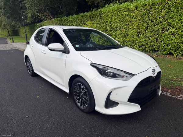 Toyota Yaris Hatchback, Petrol, 2021, White