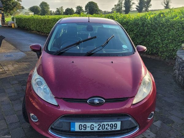 Ford Fiesta Hatchback, Diesel, 2009, Red