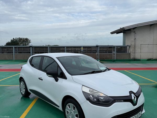 Renault Clio Hatchback, Petrol, 2014, White