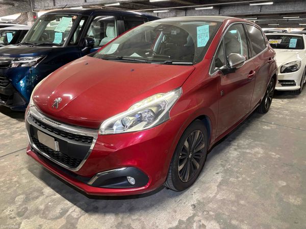 Peugeot 208 Hatchback, Petrol, 2018, Red