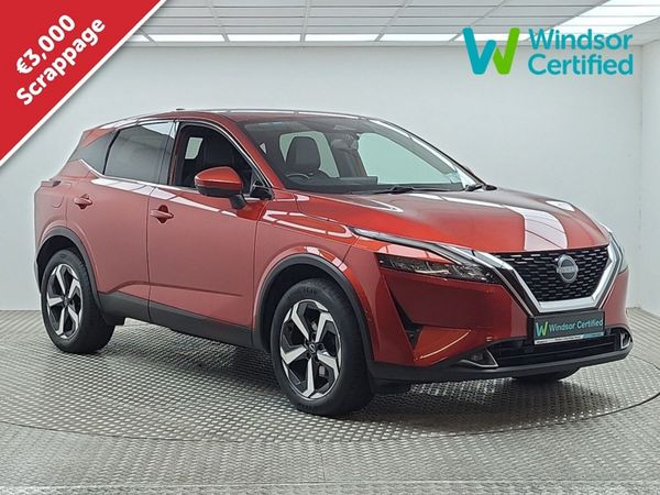 Nissan Qashqai MPV, Petrol, 2022, Red