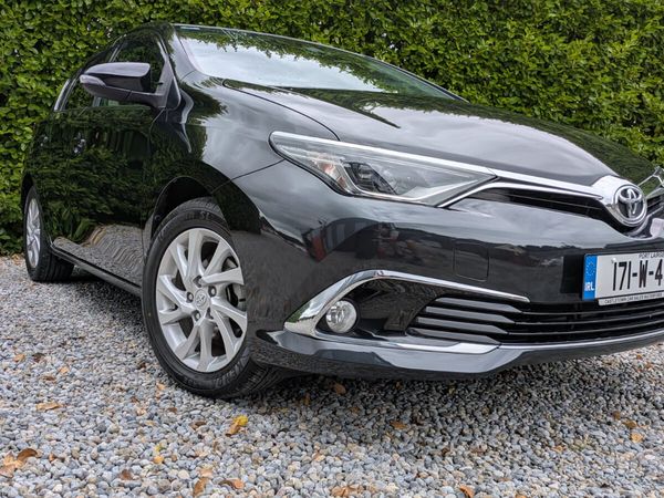 Toyota Auris Hatchback, Petrol, 2017, Black