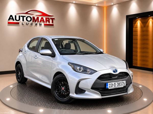 Toyota Yaris Hatchback, Petrol Hybrid, 2022, Silver