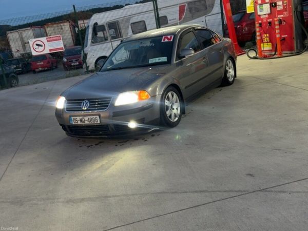 Volkswagen Passat Saloon, Diesel, 2005, Grey