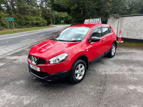 Nissan Qashqai Hatchback, Diesel, 2011, Red