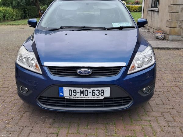 Ford Focus Hatchback, Petrol, 2009, Blue