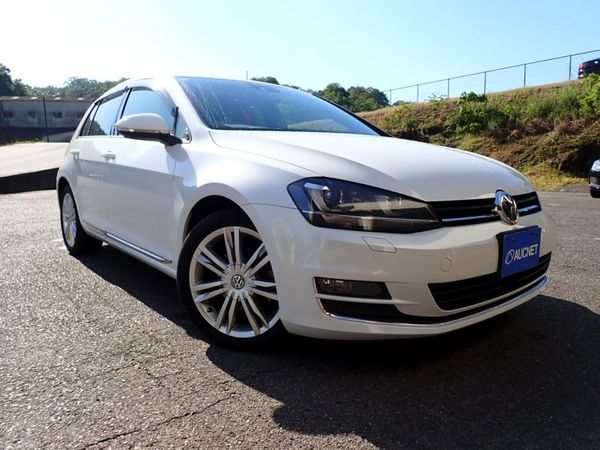 Volkswagen Golf Hatchback, Petrol, 2016, White