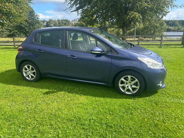 Peugeot 208 Hatchback, Petrol, 2012, Blue