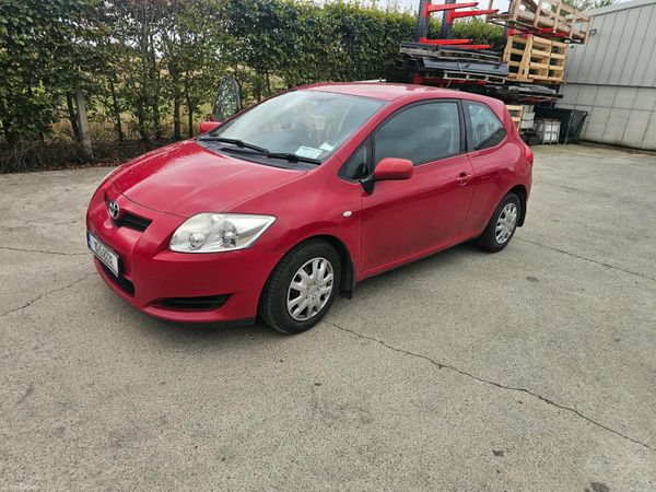 Toyota Auris Hatchback, Diesel, 2010, Red