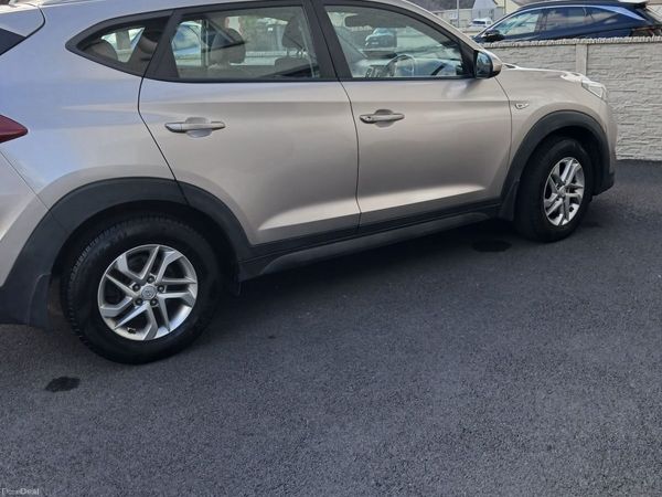 Hyundai Tucson SUV, Diesel, 2016, White
