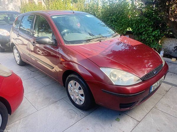 Ford Focus Hatchback, Petrol, 2003, Red