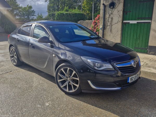 Vauxhall Insignia Hatchback, Diesel, 2016, Black