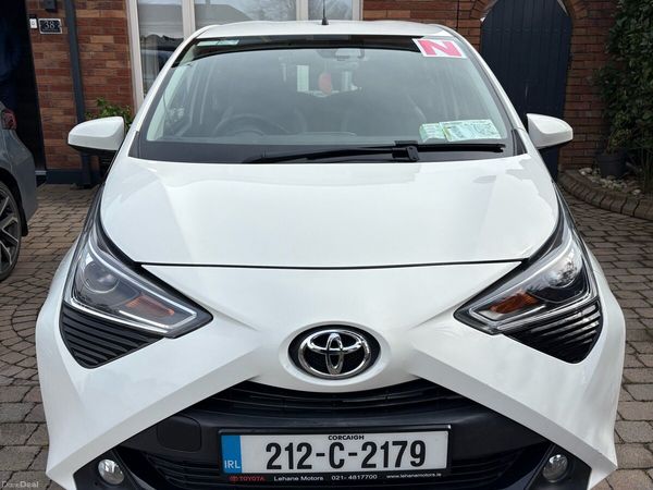 Toyota Aygo Hatchback, Petrol, 2021, White