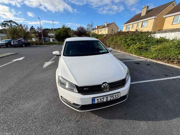Volkswagen Passat Saloon, Diesel, 2013, White