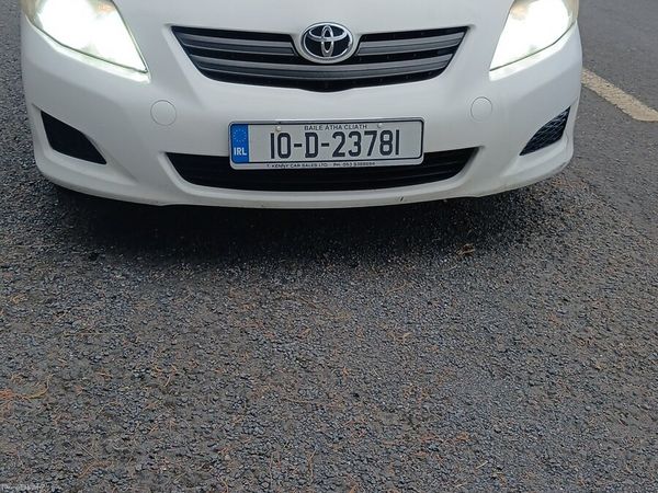 Toyota Corolla Saloon, Diesel, 2010, White