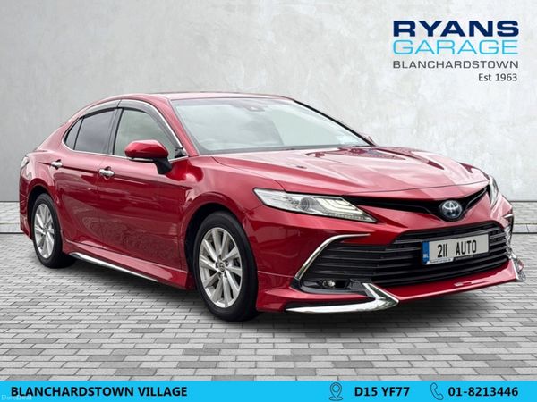 Toyota Camry Saloon, Petrol Hybrid, 2021, Red
