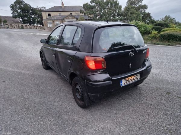 Toyota Yaris Hatchback, Petrol, 2005, Black