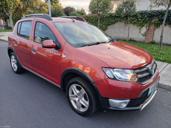 Dacia Sandero Stepway Hatchback, Diesel, 2015, Red