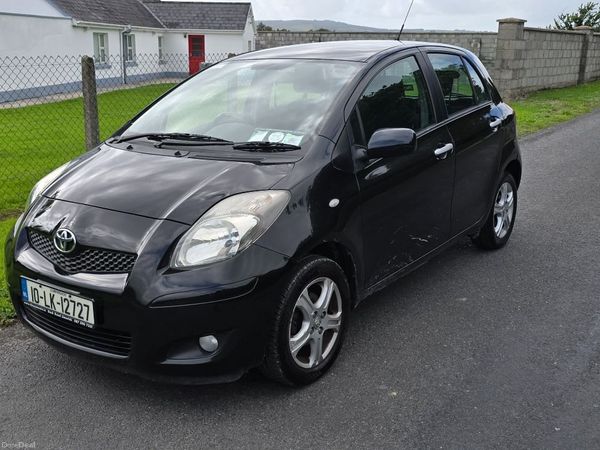 Toyota Yaris Hatchback, Petrol, 2010, Black