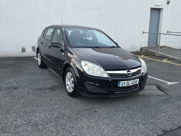 Opel Astra Hatchback, Petrol, 2007, Black