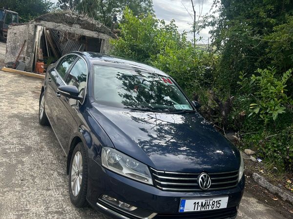 Volkswagen Passat Saloon, Diesel, 2011, Blue