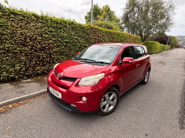 Toyota Urban Cruiser SUV, Diesel, 2010, Red
