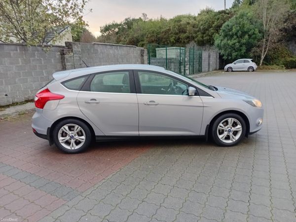 Ford Focus Hatchback, Petrol, 2013, Grey