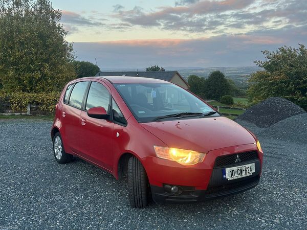 Mitsubishi Colt MPV, Petrol, 2010, Red