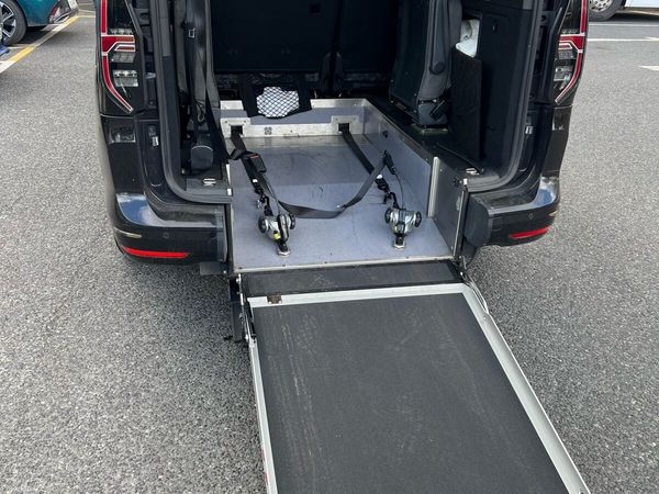 Volkswagen Caddy MPV, Diesel, 2023, Black