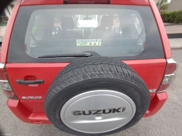 Suzuki Grand Vitara SUV, Petrol, 2006, Red