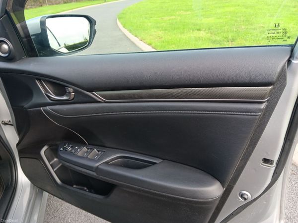 Honda Civic Hatchback, Diesel, 2020, Grey