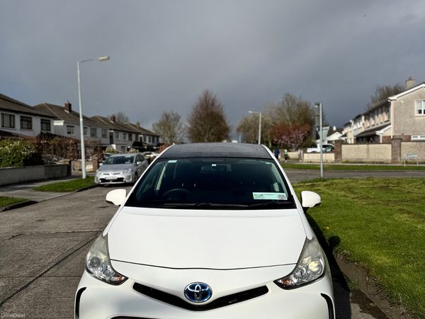 Toyota Prius MPV, Petrol Hybrid, 2015, White